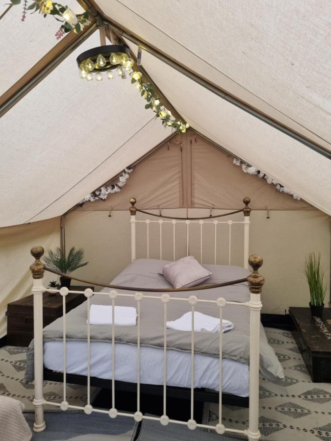 Glamping In Style, Prospector Tent 크롤리 외부 사진