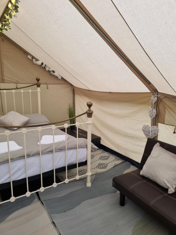 Glamping In Style, Prospector Tent 크롤리 외부 사진